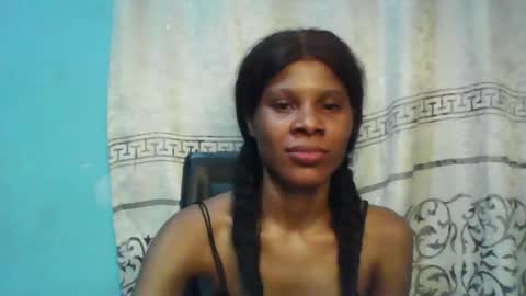 Snapshot of luckymadequeen chatting on February 2025 06:52:01 PM Gloria online show from February 2025 06:52:01 PM