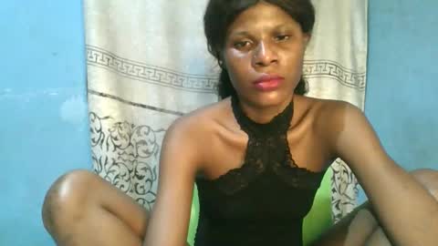 Snapshot of luckymadequeen chatting on May 2026 09:13:01 PM Gloria online show from May 2026 09:13:01 PM
