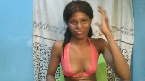 Snapshot of luckymadequeen chatting on May 2026 10:59:02 PM Gloria online show from May 2026 10:59:02 PM