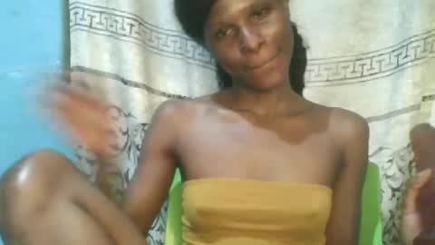 Snapshot of luckymadequeen chatting on May 2026 10:18:01 PM Gloria online show from May 2026 10:18:01 PM