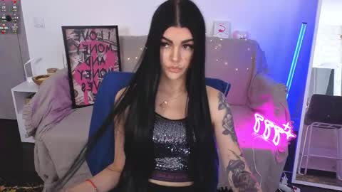 Monika online show from October 2025 12:27:02 PM