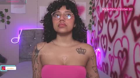 Luanis online show from October 2025 05:15:02 AM