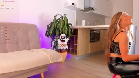 Snapshot of lucy__77 chatting on October 2025 03:56:02 PM Hello my name is Lucy nice to meet you thumb up is important for me kisses online show from October 2025 03:56:02 PM