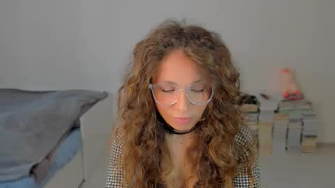 Snapshot of lucy__ray chatting on October 2025 01:52:01 PM lucy__ray online show from October 2025 01:52:01 PM