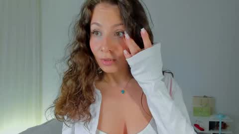 Snapshot of lucy__ray chatting on June 2026 11:09:02 PM lucy__ray online show from June 2026 11:09:02 PM