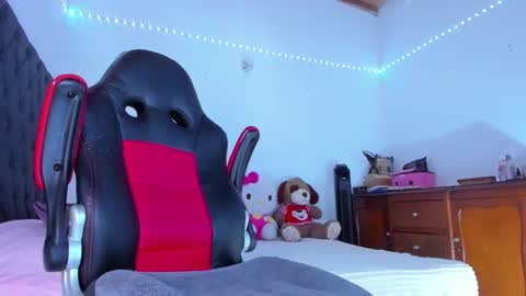 lucy online show from November 2025 09:14:02 PM