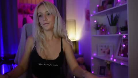 Snapshot of lucy_cutie_ chatting on July 2026 08:52:02 PM Cutie Lucy online show from July 2026 08:52:02 PM