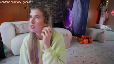 Lucy. online show from October 2025 10:32:02 PM