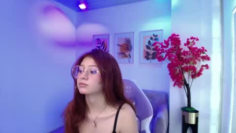 Snapshot of lucy_mazzy chatting on June 2026 03:42:01 AM Lucy online show from June 2026 03:42:01 AM