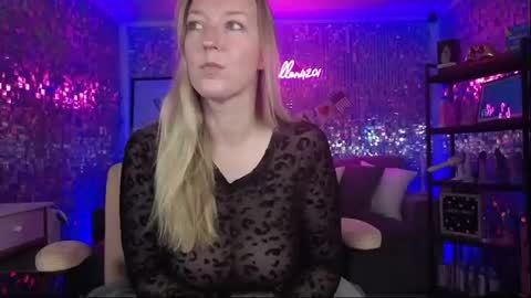Snapshot of lucyallen4201 chatting on June 2026 10:19:02 AM lucyallen4201 online show from June 2026 10:19:02 AM
