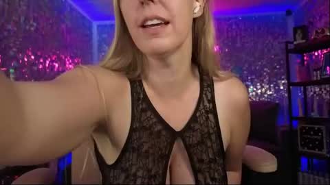 Snapshot of lucyallen4201 chatting on August 2026 01:46:02 PM lucyallen4201 online show from August 2026 01:46:02 PM