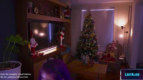 Lucy Alien  online show from January 2026 05:27:02 PM