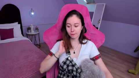 Lucy  online show from January 2026 07:57:01 AM