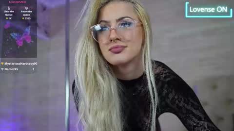 Snapshot of lucylexton chatting on October 2025 04:53:02 AM Lucy Lexton online show from October 2025 04:53:02 AM