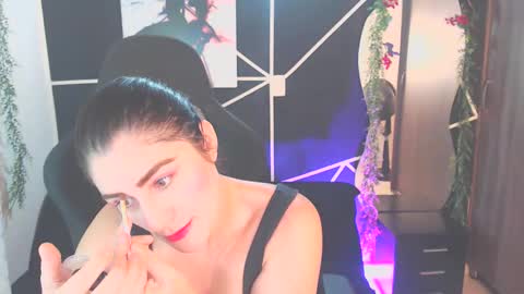 Snapshot of lucyli_ chatting on April 2026 12:14:01 PM LUCY online show from April 2026 12:14:01 PM