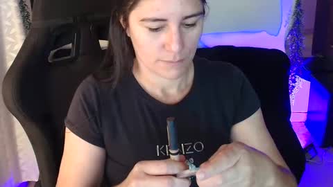 Snapshot of lucyli_ chatting on May 2026 01:05:02 PM LUCY online show from May 2026 01:05:02 PM