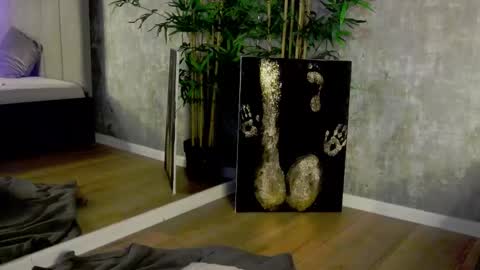 lucyrayy online show from March 2026 10:04:01 PM