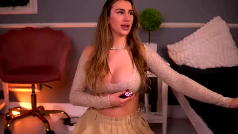 Lucy P online show from November 2025 10:00:02 PM