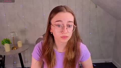 Snapshot of lucyy_green chatting on June 2026 09:13:01 AM Lucy online show from June 2026 09:13:01 AM