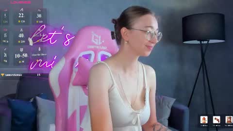 Snapshot of lucyy_green chatting on July 2026 12:46:02 AM Lucy online show from July 2026 12:46:02 AM