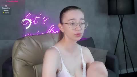 Snapshot of lucyy_green chatting on July 2026 12:40:01 AM Lucy online show from July 2026 12:40:01 AM