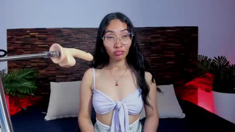 Lucy Liiu online show from April 2026 10:05:02 PM