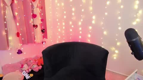 LUCYY FROM HOME  online show from February 2025 10:42:02 PM