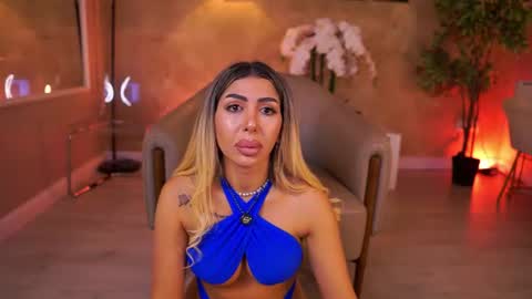 Snapshot of lucyyrosse chatting on June 2026 08:18:01 AM LucyRose online show from June 2026 08:18:01 AM