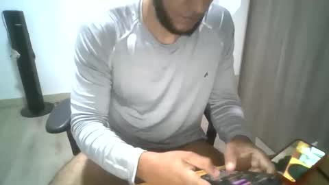 Snapshot of luhizu87871987 chatting on November 2025 04:45:02 AM luhizu87871987 online show from November 2025 04:45:02 AM