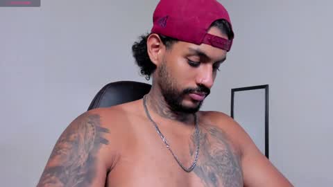 Snapshot of luigi1_ chatting on June 2026 01:52:01 AM Luigi Vitale online show from June 2026 01:52:01 AM