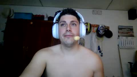 A slave to the mistress.. un esclavo para las amas dominantes. online show from March 2026 08:04:01 PM