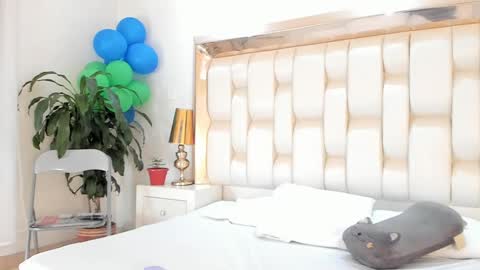 Snapshot of luisa_cameron chatting on January 2025 12:24:02 PM online show from January 2025 12:24:02 PM