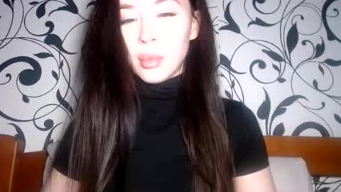 luisa lovedom online show from June 2026 05:06:01 PM
