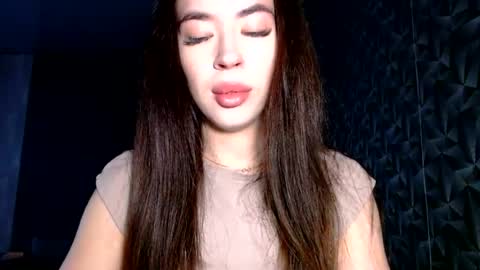 luisa lovedom online show from July 2026 08:25:02 AM