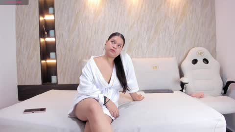 Luisa  online show from April 2026 01:55:02 PM