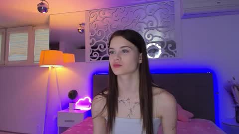 LuisaClover online show from February 2026 01:14:02 PM