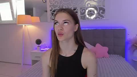 LuisaClover online show from June 2026 12:55:01 PM