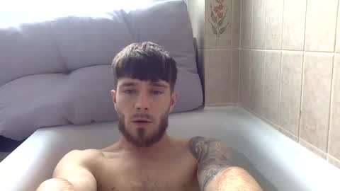 Snapshot of luisbadx chatting on April 2026 12:21:01 PM Luis Badx online show from April 2026 12:21:01 PM