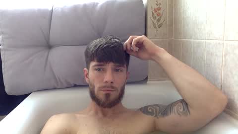 Snapshot of luisbadx chatting on April 2026 01:45:02 PM Luis Badx online show from April 2026 01:45:02 PM