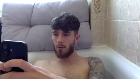 Snapshot of luisbadx chatting on May 2026 12:10:01 PM Luis Badx online show from May 2026 12:10:01 PM