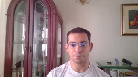 Luis online show from October 2025 03:25:02 PM