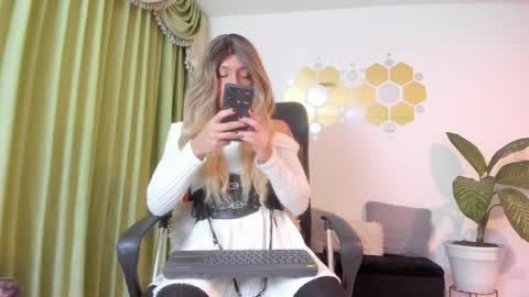 Luka Castillo online show from April 2026 03:26:02 AM