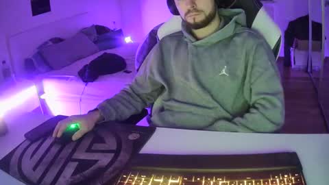 Snapshot of lukasschoetz chatting on January 2025 09:13:01 PM lukasschoetz online show from January 2025 09:13:01 PM