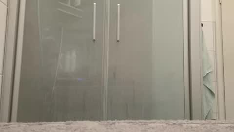 Snapshot of lukasschoetz chatting on September 2025 04:32:01 PM lukasschoetz online show from September 2025 04:32:01 PM