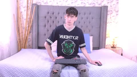 luke_carter online show from September 2025 01:00:02 PM