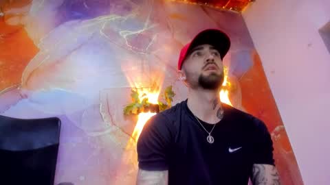 Snapshot of luke_davis01 chatting on January 2025 01:10:01 PM LUKE online show from January 2025 01:10:01 PM