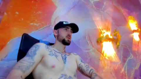 Snapshot of luke_davis01 chatting on February 2025 01:08:02 PM LUKE online show from February 2025 01:08:02 PM