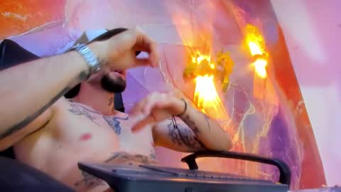 Snapshot of luke_davis01 chatting on February 2025 05:30:01 PM LUKE online show from February 2025 05:30:01 PM