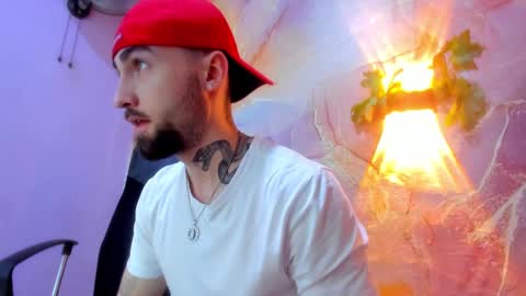 Snapshot of luke_davis01 chatting on February 2025 01:01:01 PM LUKE online show from February 2025 01:01:01 PM