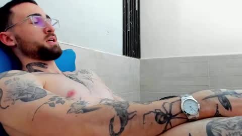 Snapshot of luke_davis01 chatting on February 2025 05:03:02 PM LUKE online show from February 2025 05:03:02 PM